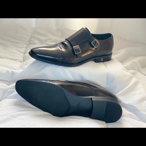 Versace Shoe - Picture 3 of 4